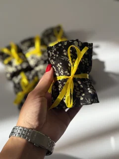 مشکی گل بوته