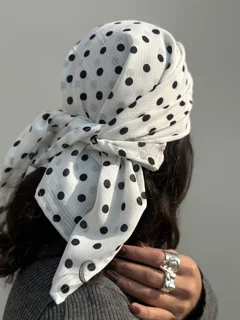 سفید خال خالی