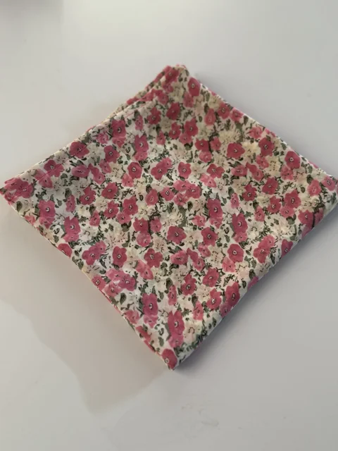 سفید گل صورتی