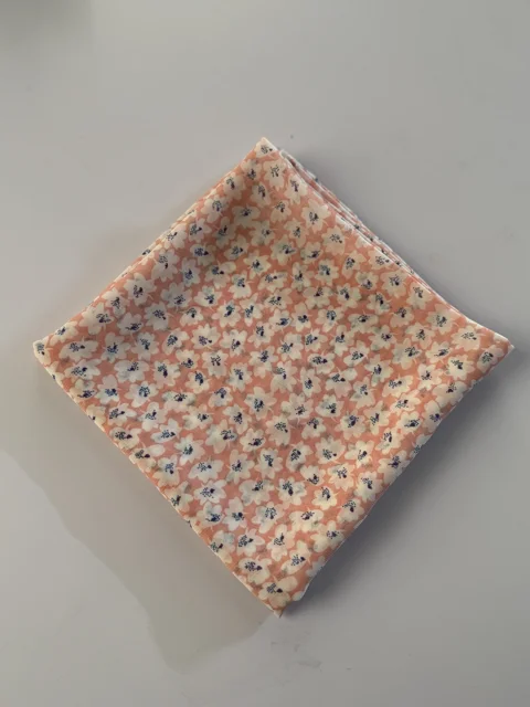 صورتی گل سفید