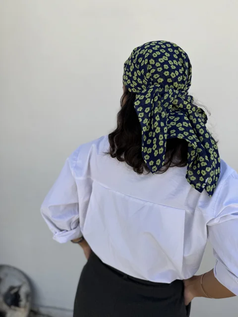 سورمه ای گل سبز